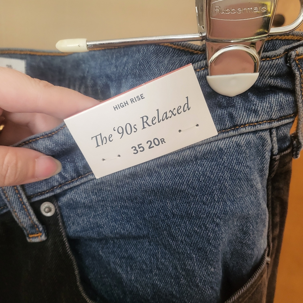 Abercrombie and Fitch 90's Relaxed Two-Toned Jeans In 35R - Picture 3 of 5